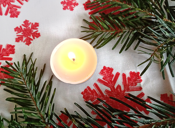 Table Runner Snowflakes Different Colors - Pattern variant: Red snowflake