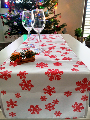 Table Runner Snowflakes Different Colors - Pattern variant: White snowflake on red